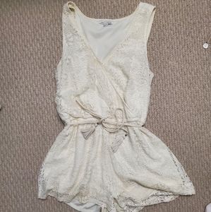 American Eagle cream lace sleeveless romper
